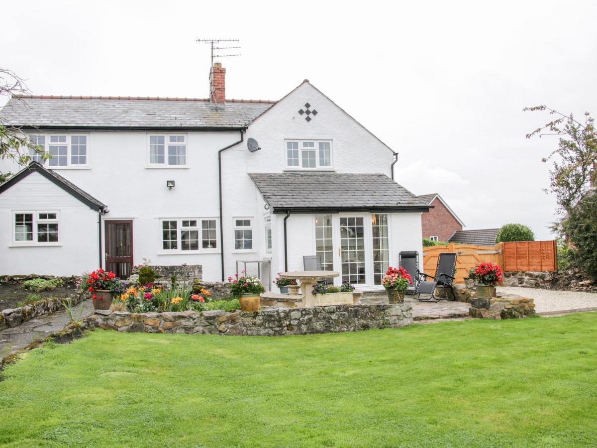 Bryn Celyn Villa Oswestry Exterior photo